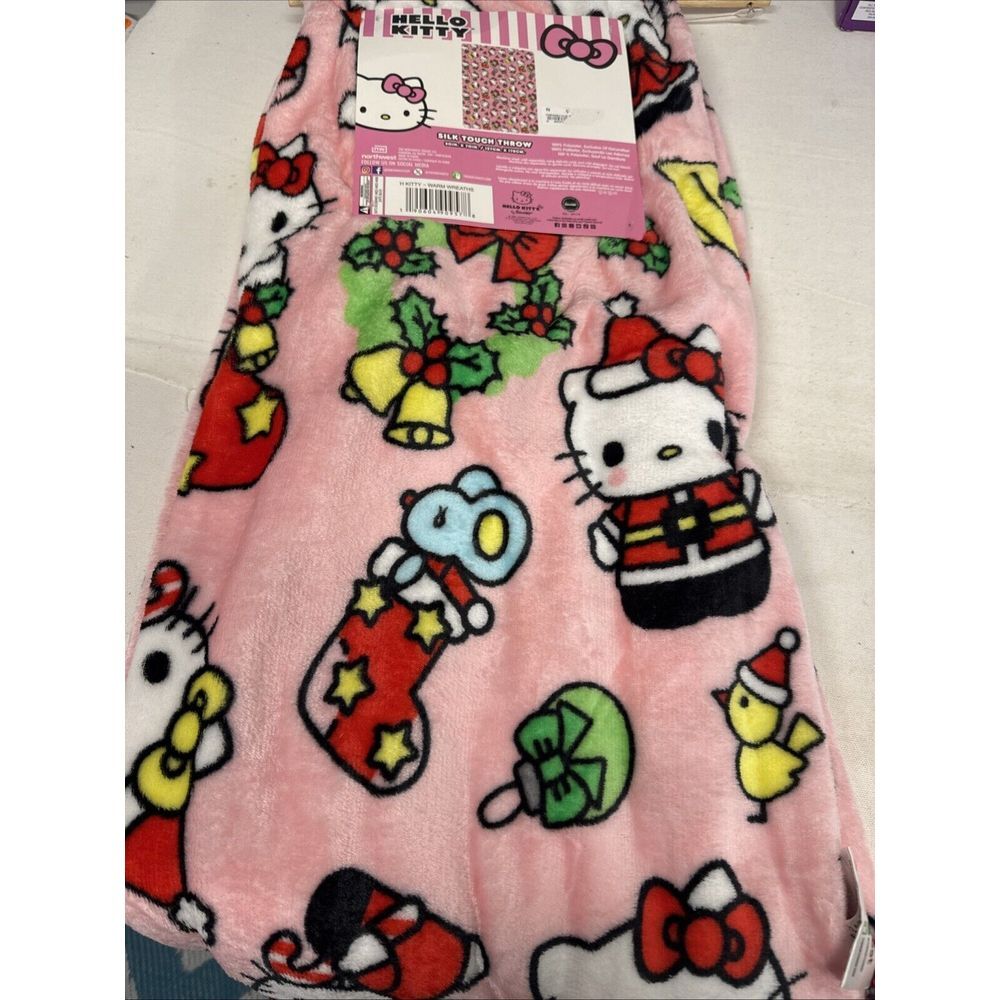Hello Kitty Silk Touch‎ Warm Wreath Christmas Throw Blanket - 50" x 70" -  NEW